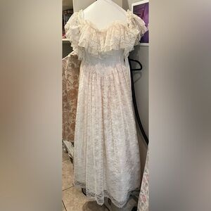 Gunne Sax for Jessica McClintock party wedding prom dress.